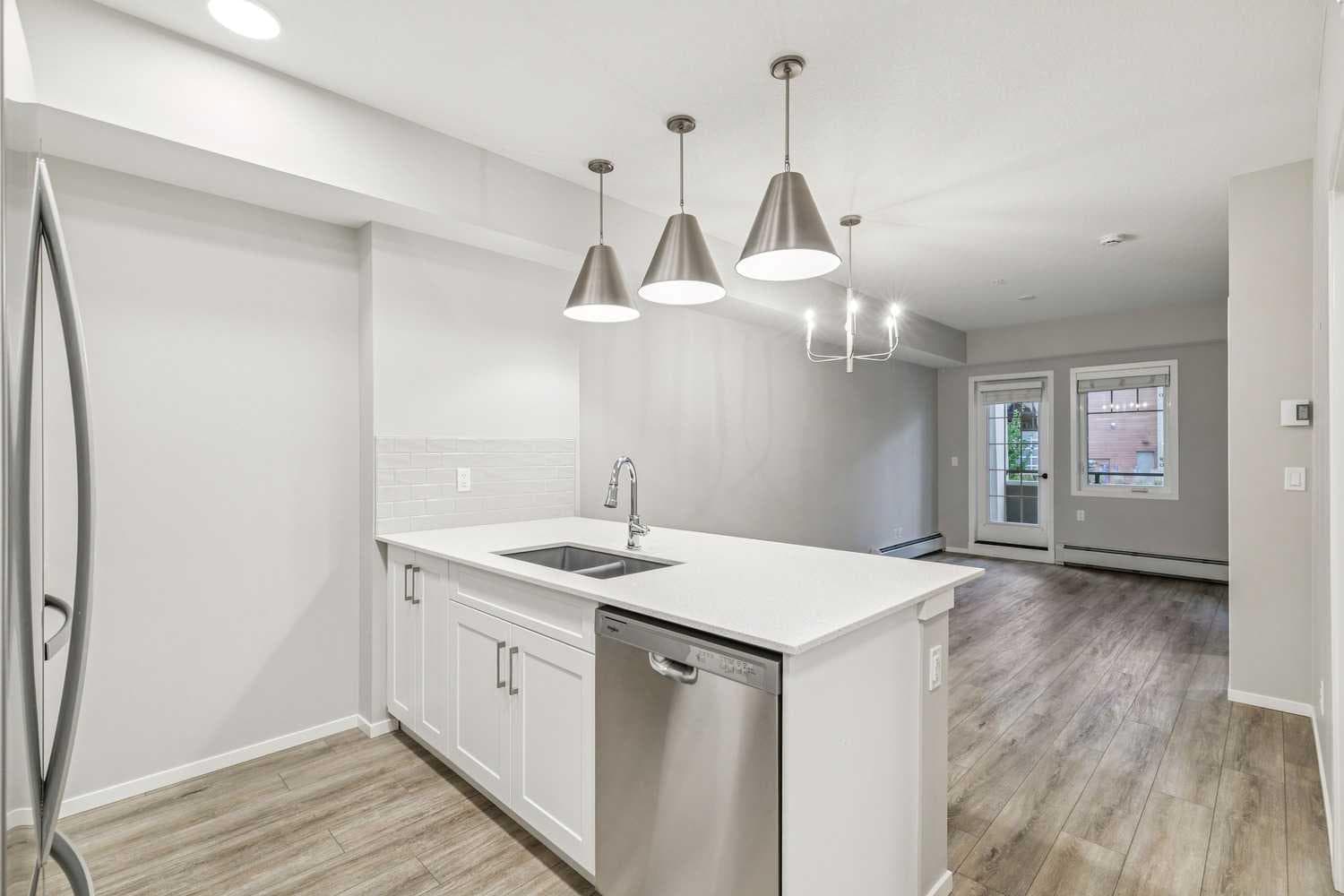 218, 140 Mahogany Street SE