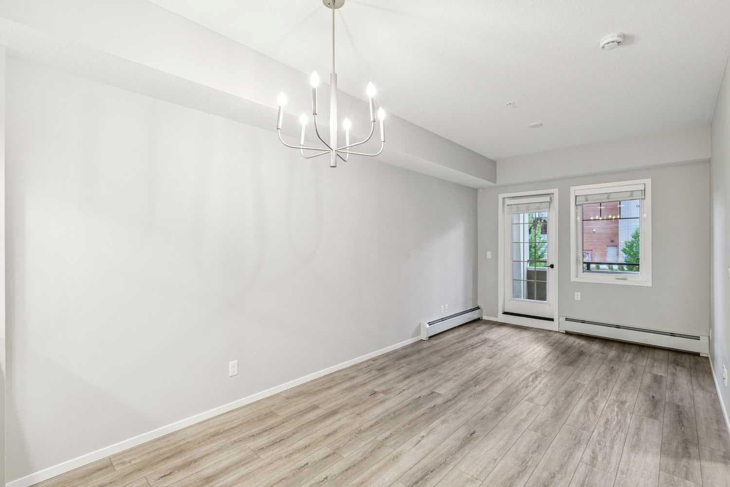 218, 140 Mahogany Street SE