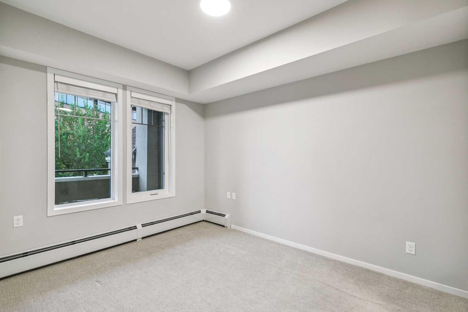 218, 140 Mahogany Street SE