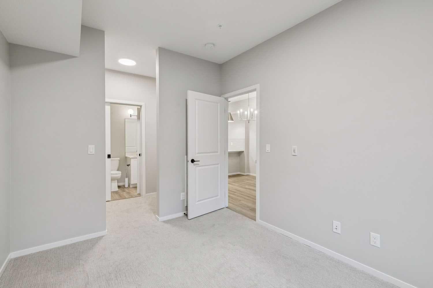 218, 140 Mahogany Street SE