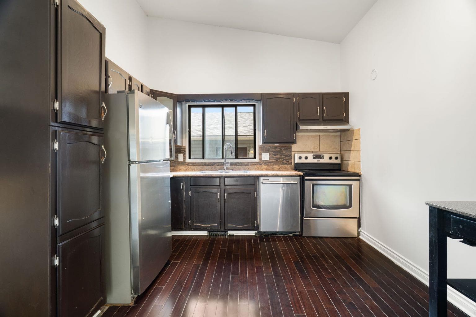 229 Macewan Glen Drive NW