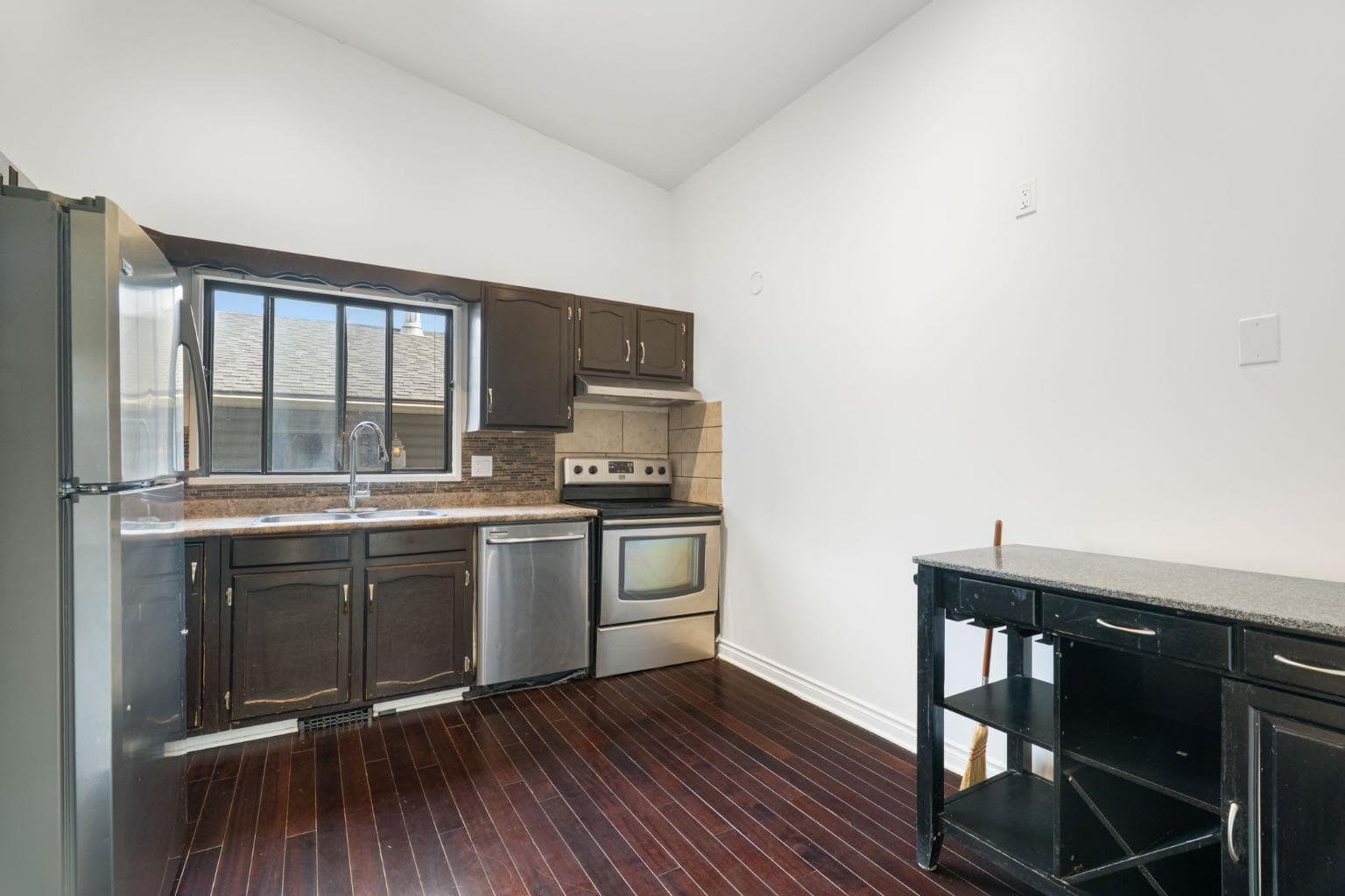 229 Macewan Glen Drive NW
