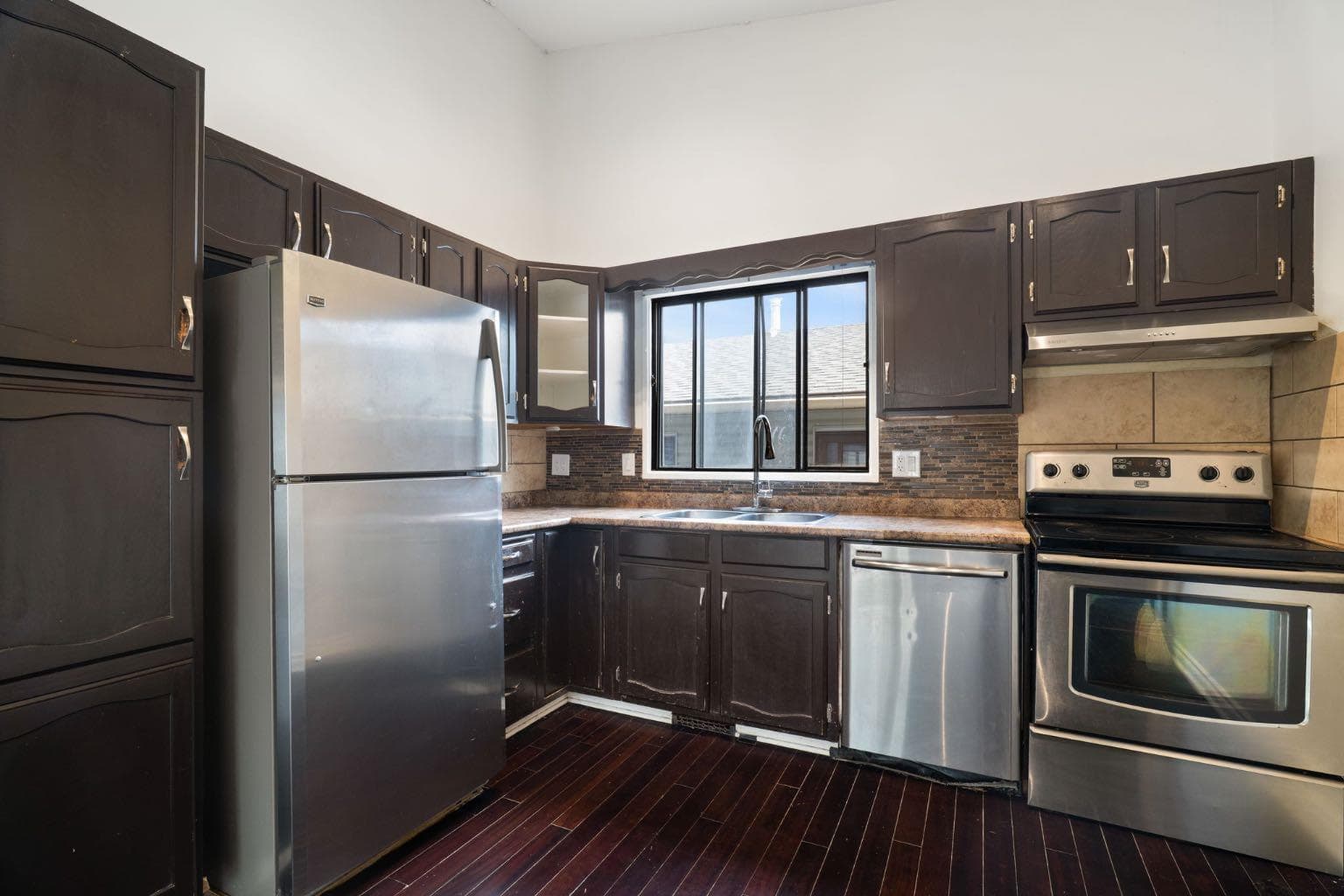 229 Macewan Glen Drive NW