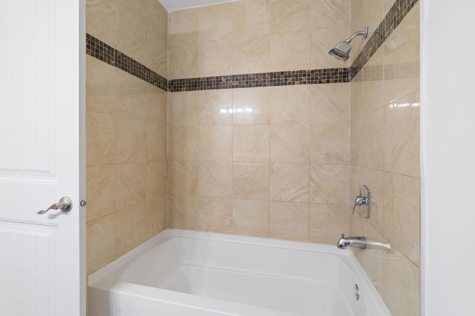 229 Macewan Glen Drive NW