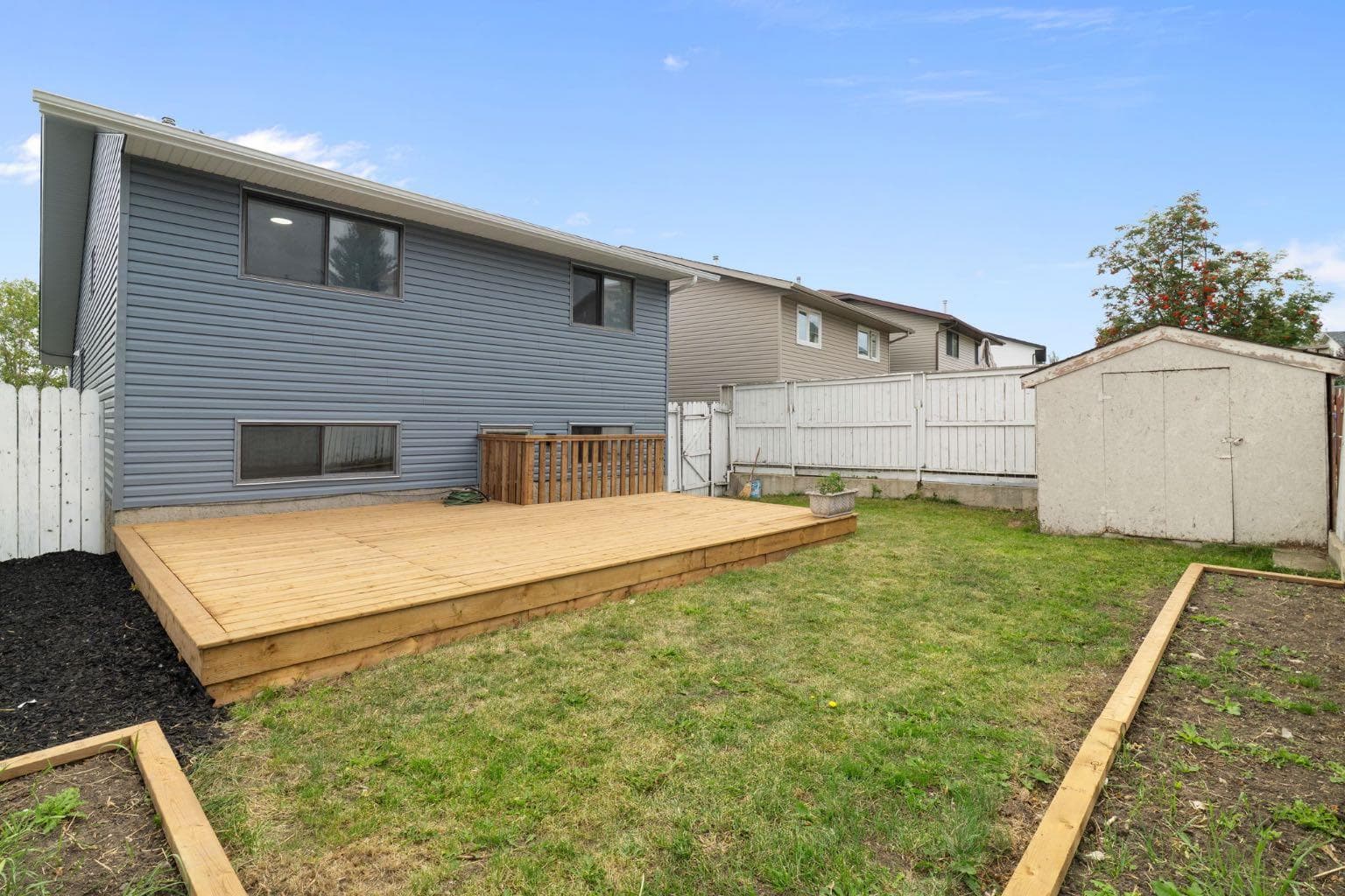 229 Macewan Glen Drive NW