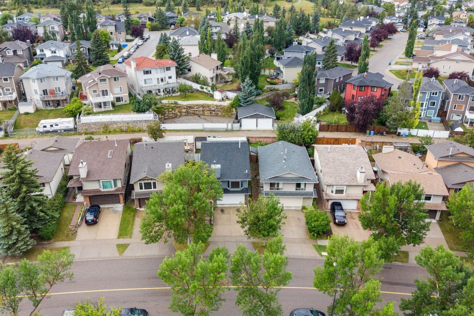 229 Macewan Glen Drive NW