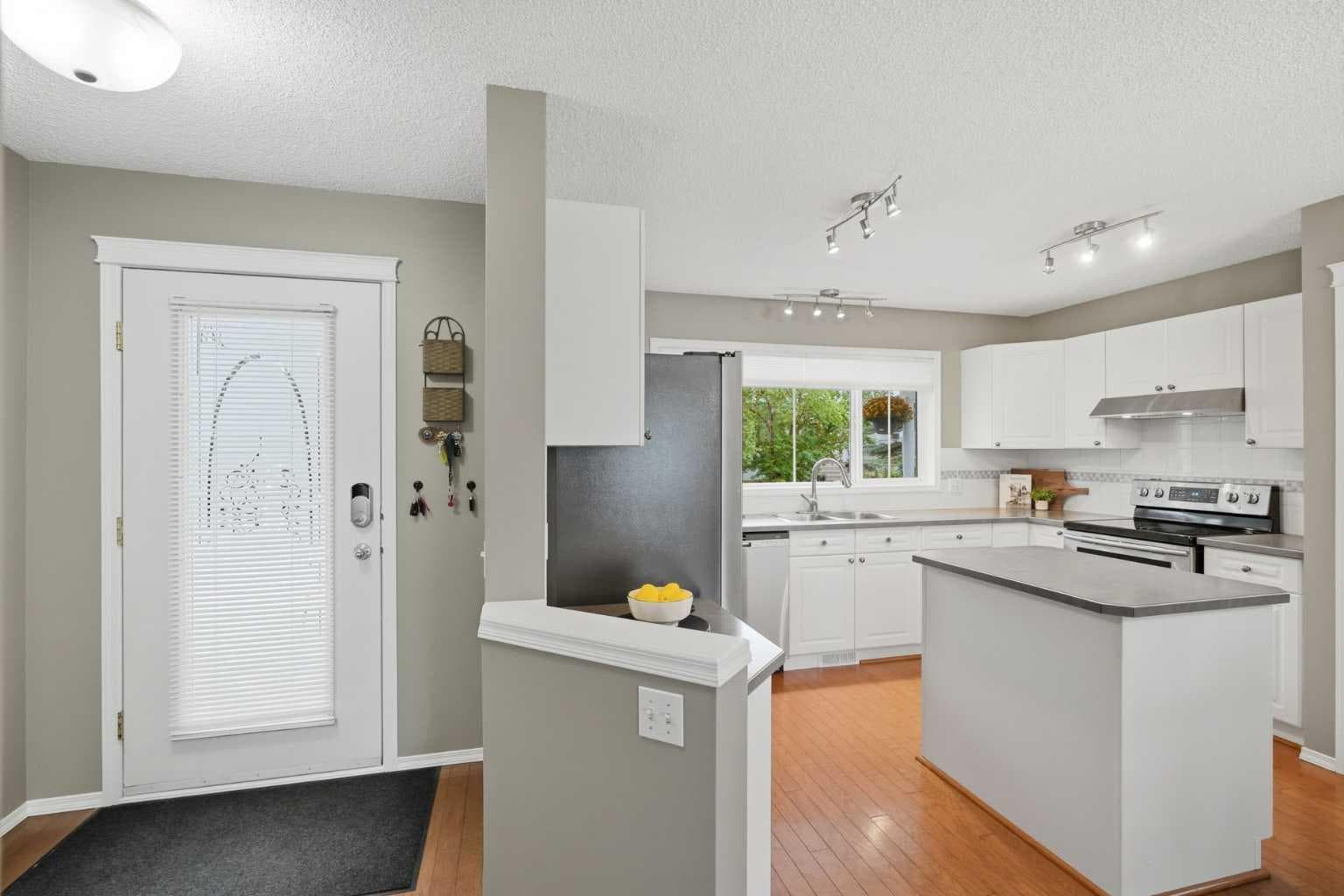 54 Tuscany Valley Heights NW