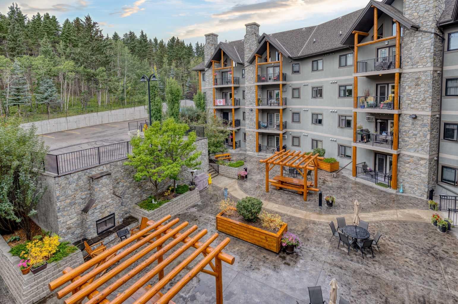 306, 77 George Fox Trail 