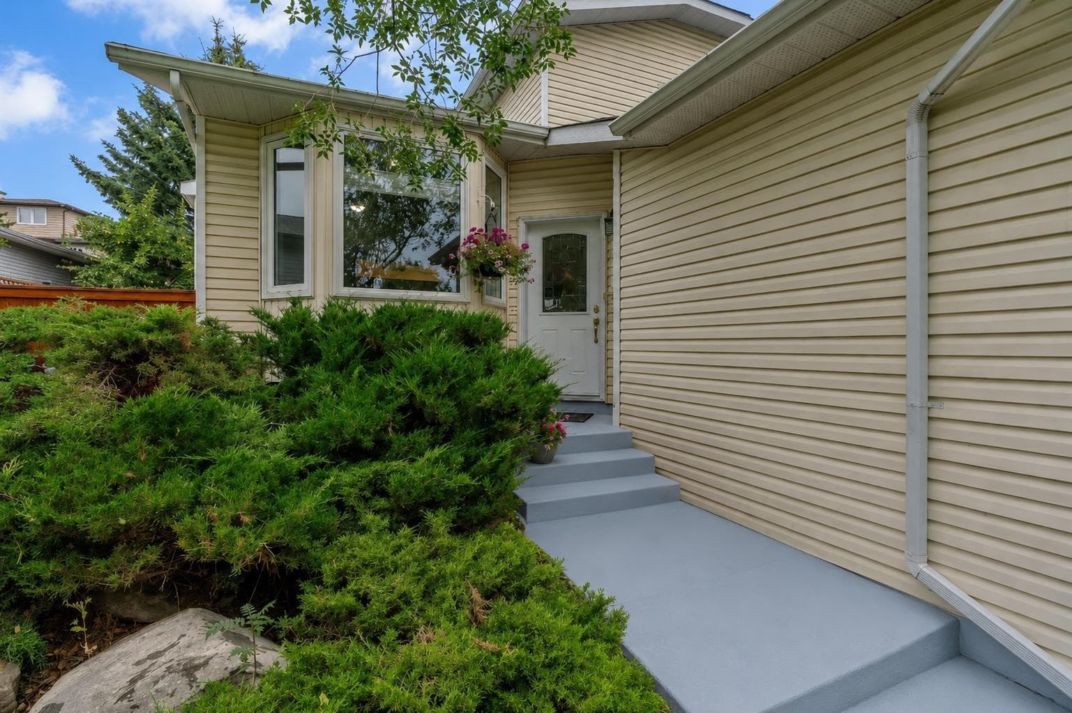 139 Shawnessy Drive SW
