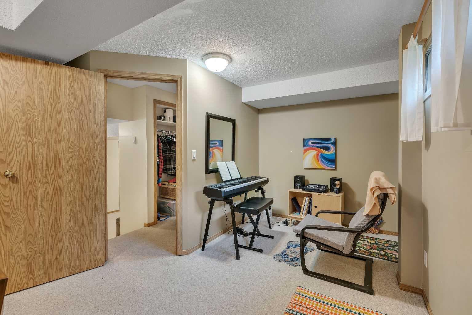 139 Shawnessy Drive SW