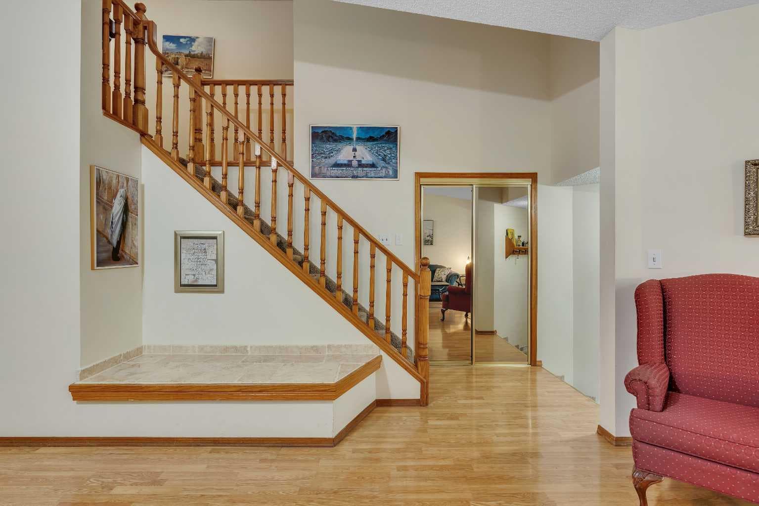 139 Shawnessy Drive SW
