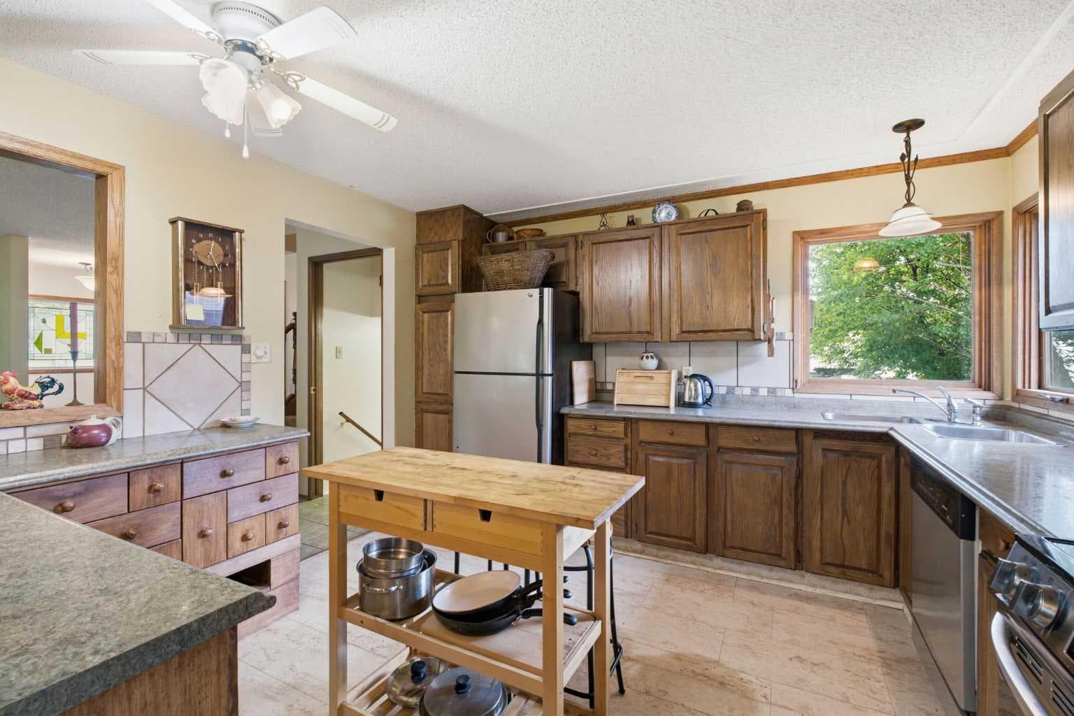 7 Glenport Road E
