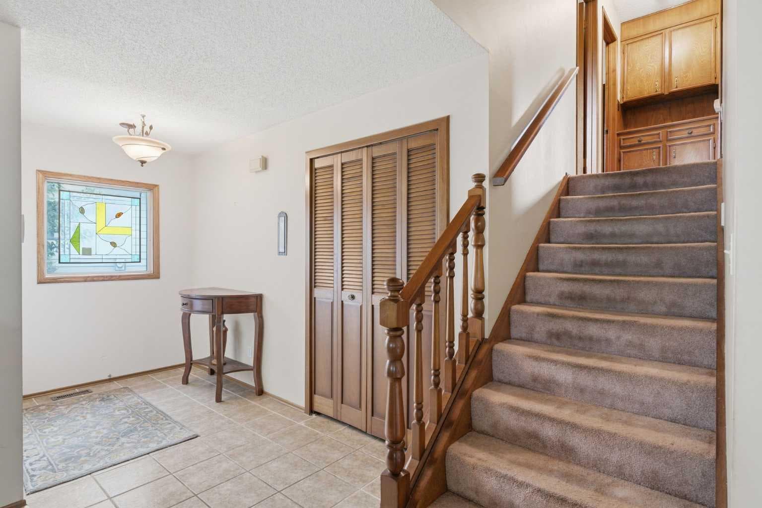 7 Glenport Road E
