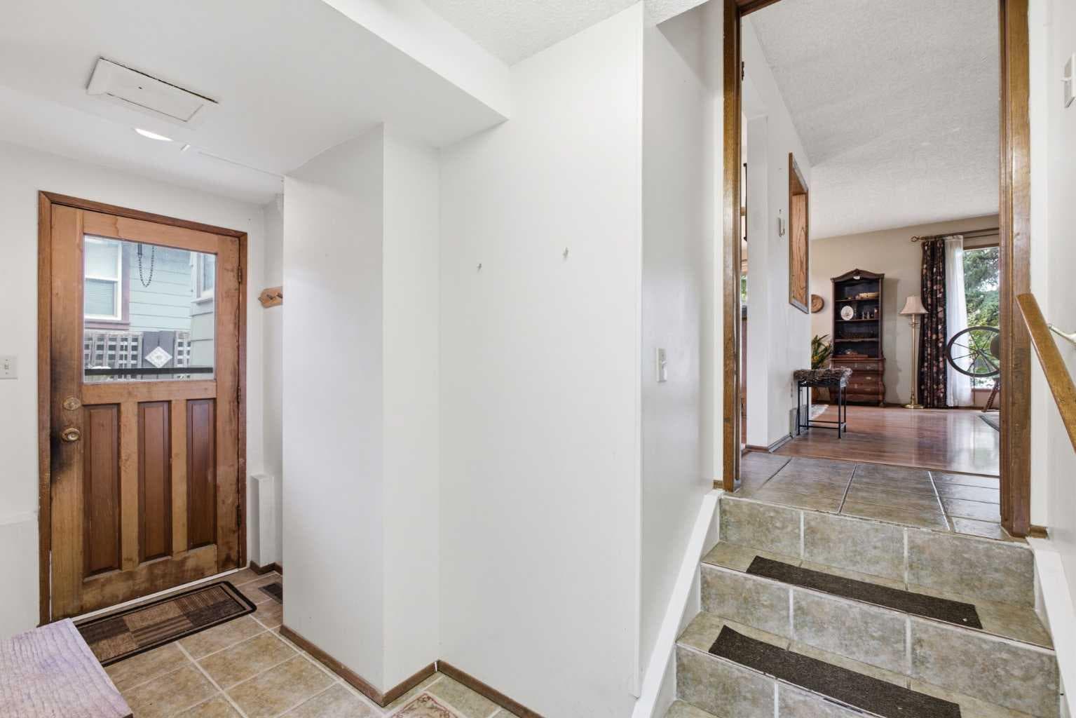 7 Glenport Road E