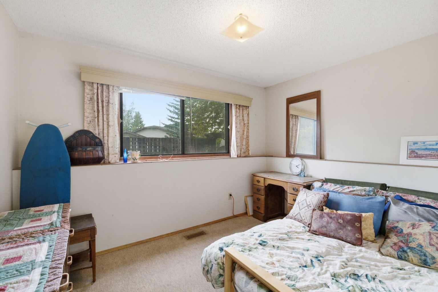 7 Glenport Road E