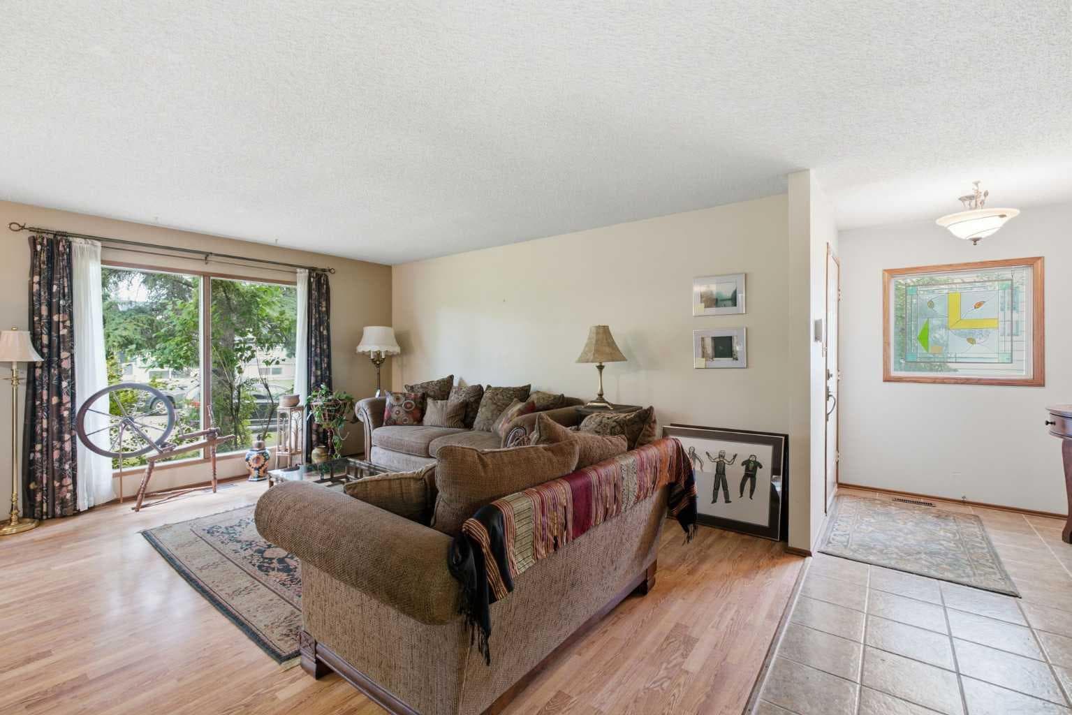 7 Glenport Road E