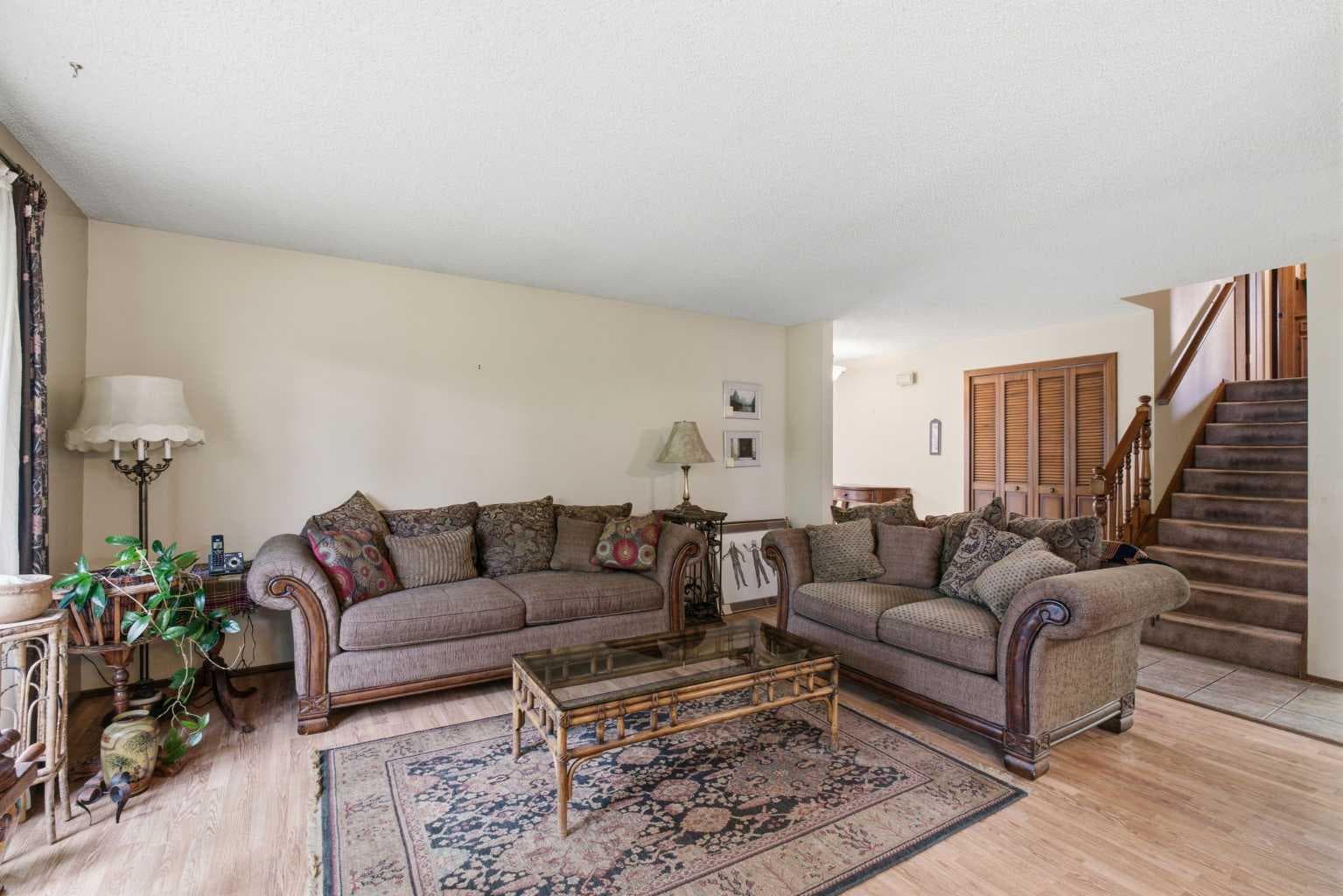 7 Glenport Road E