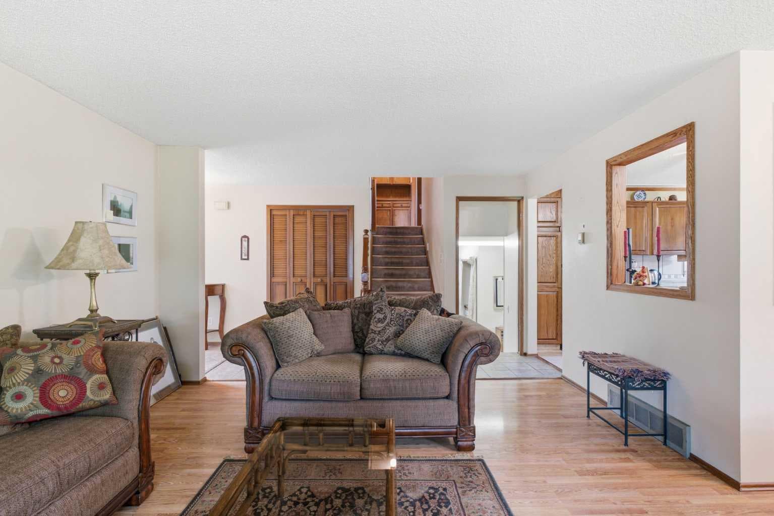 7 Glenport Road E