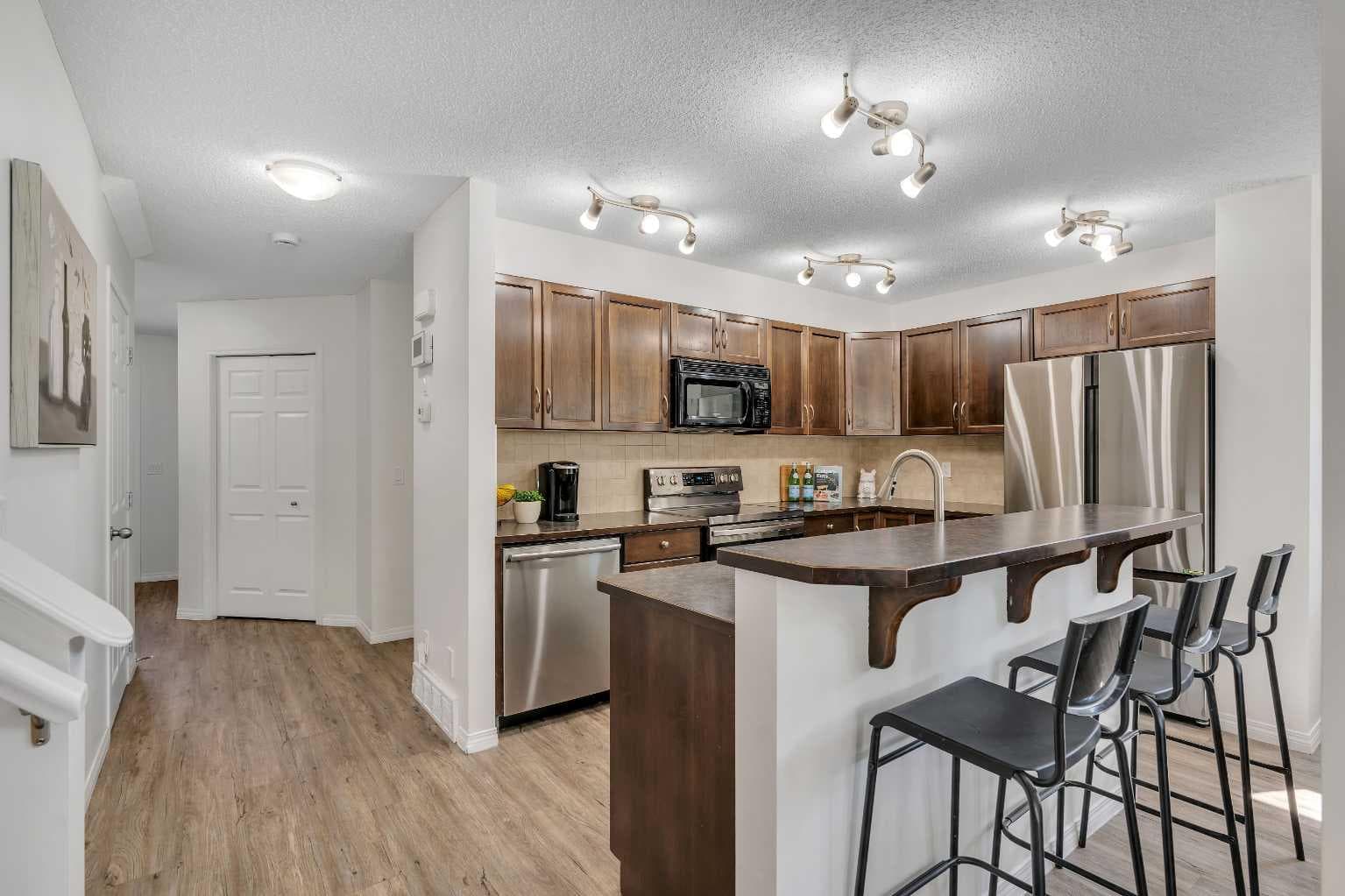 149 Luxstone Way SW