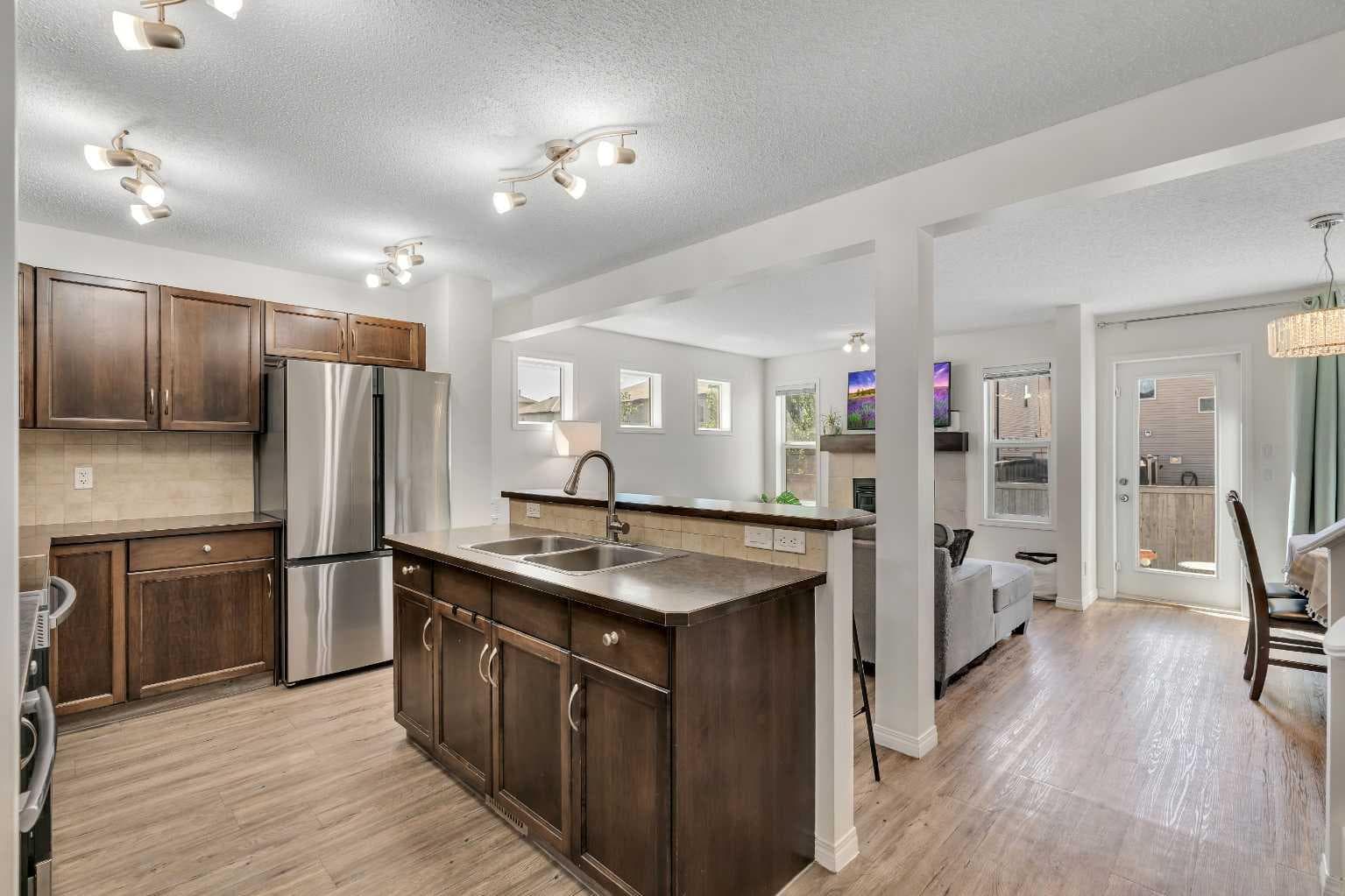 149 Luxstone Way SW