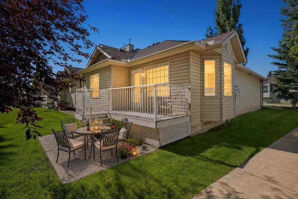 113 Mt Douglas Villas SE