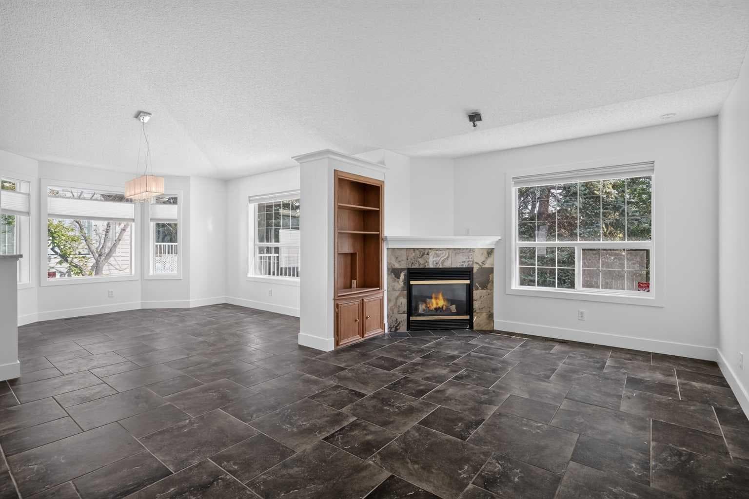 113 Mt Douglas Villas SE