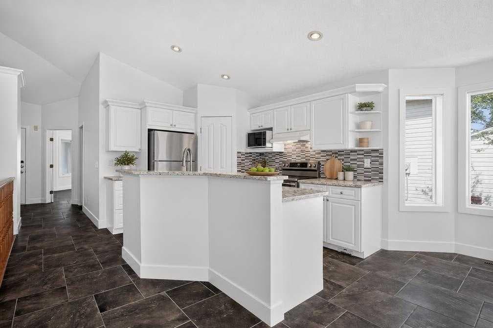 113 Mt Douglas Villas SE
