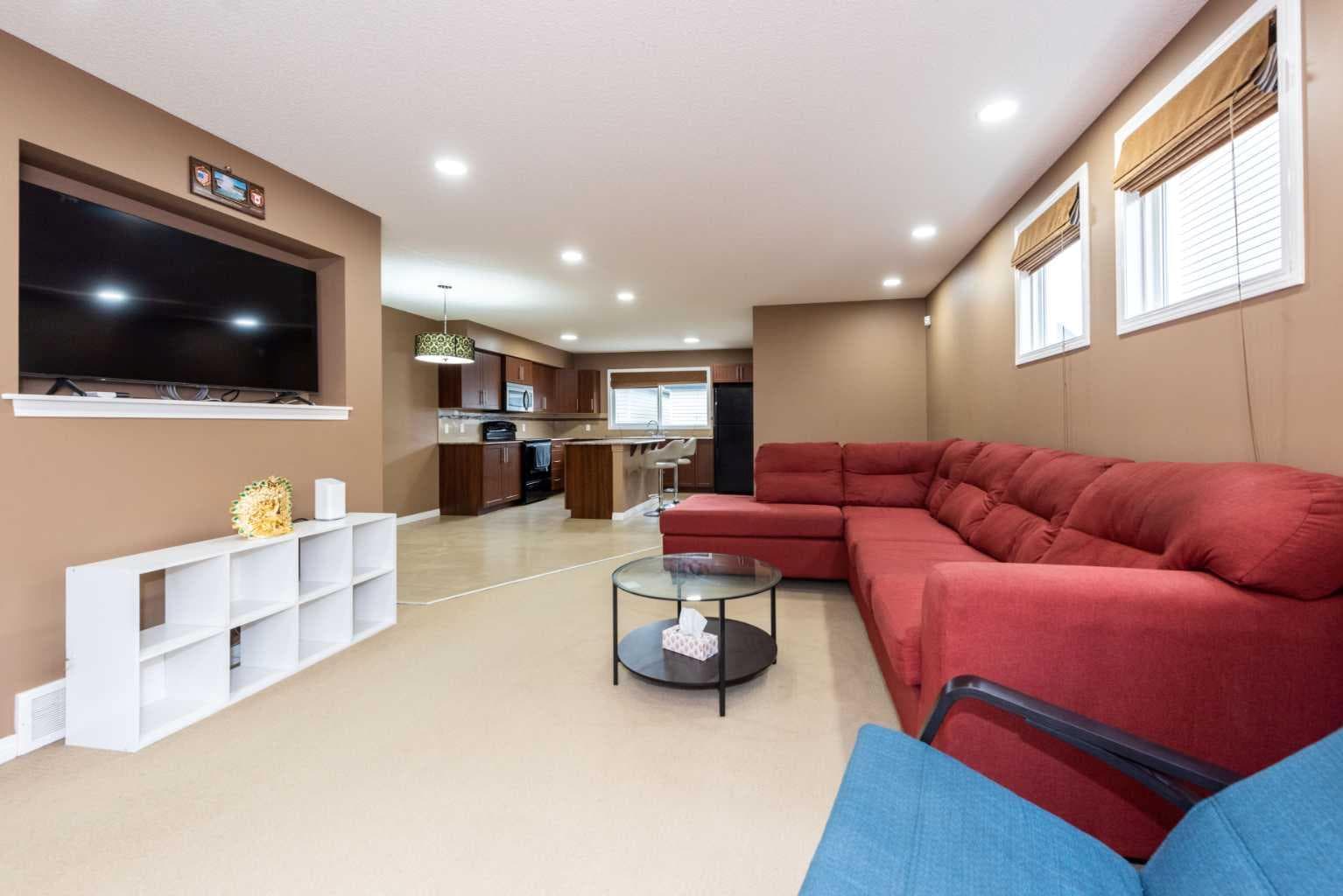 212 Panatella Drive NW