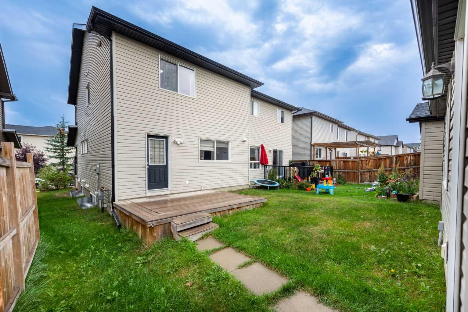 212 Panatella Drive NW