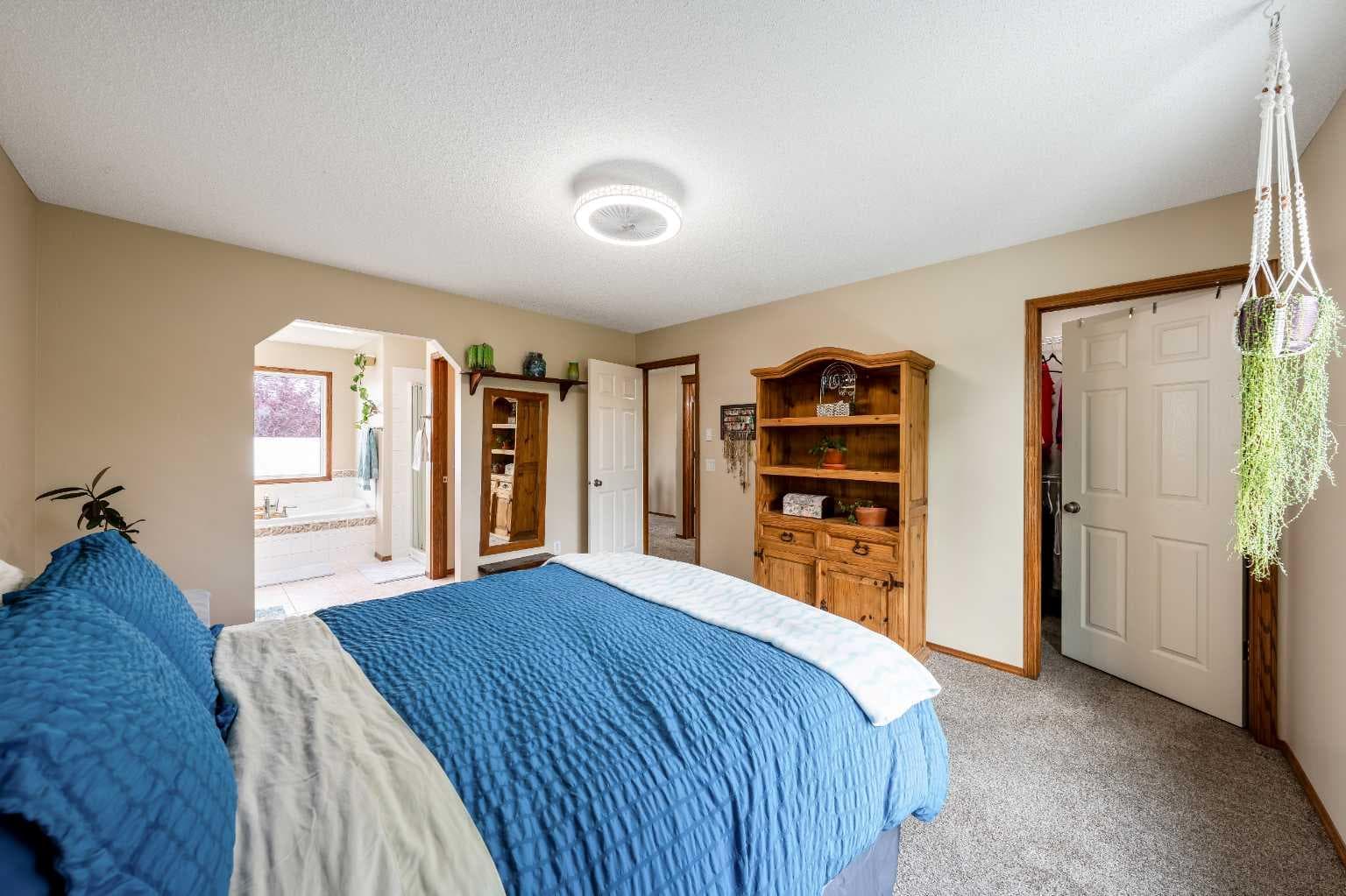 2357 Fairways Circle NW