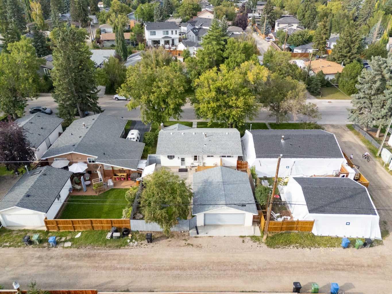 2835 63 Avenue SW