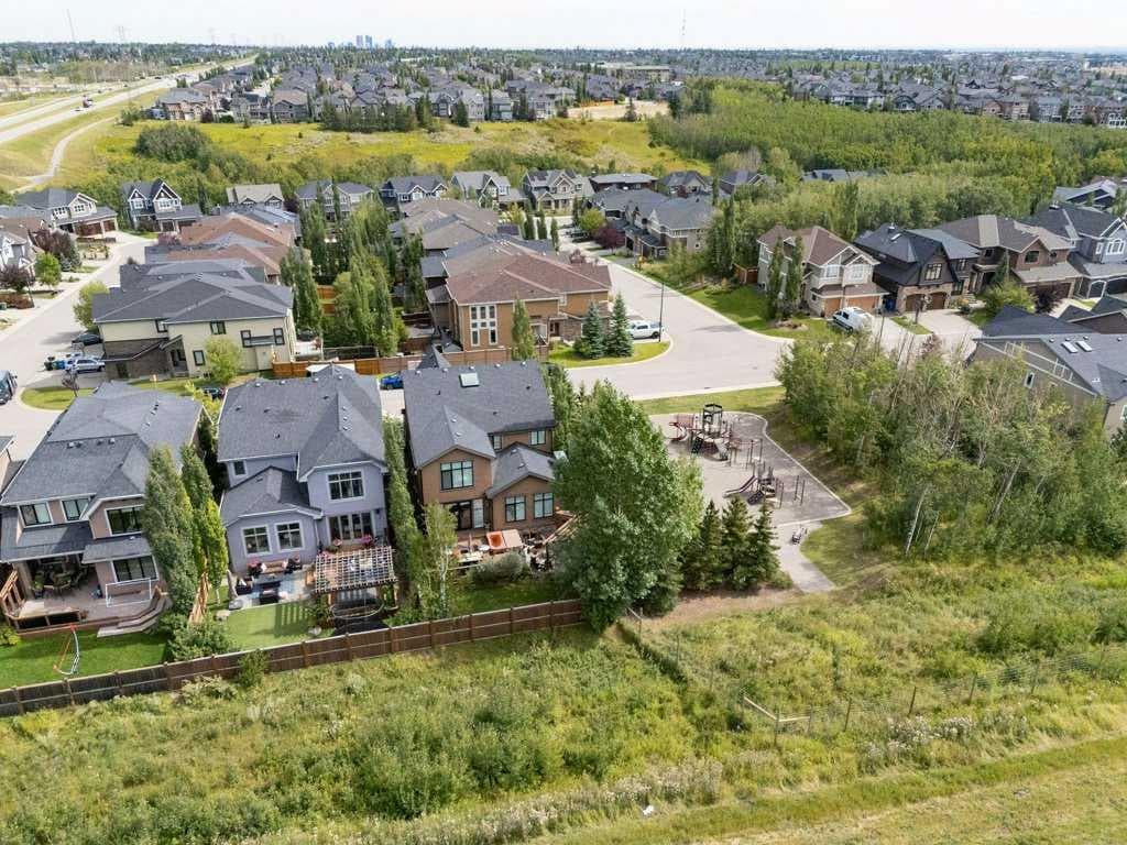138 Ascot Crescent SW