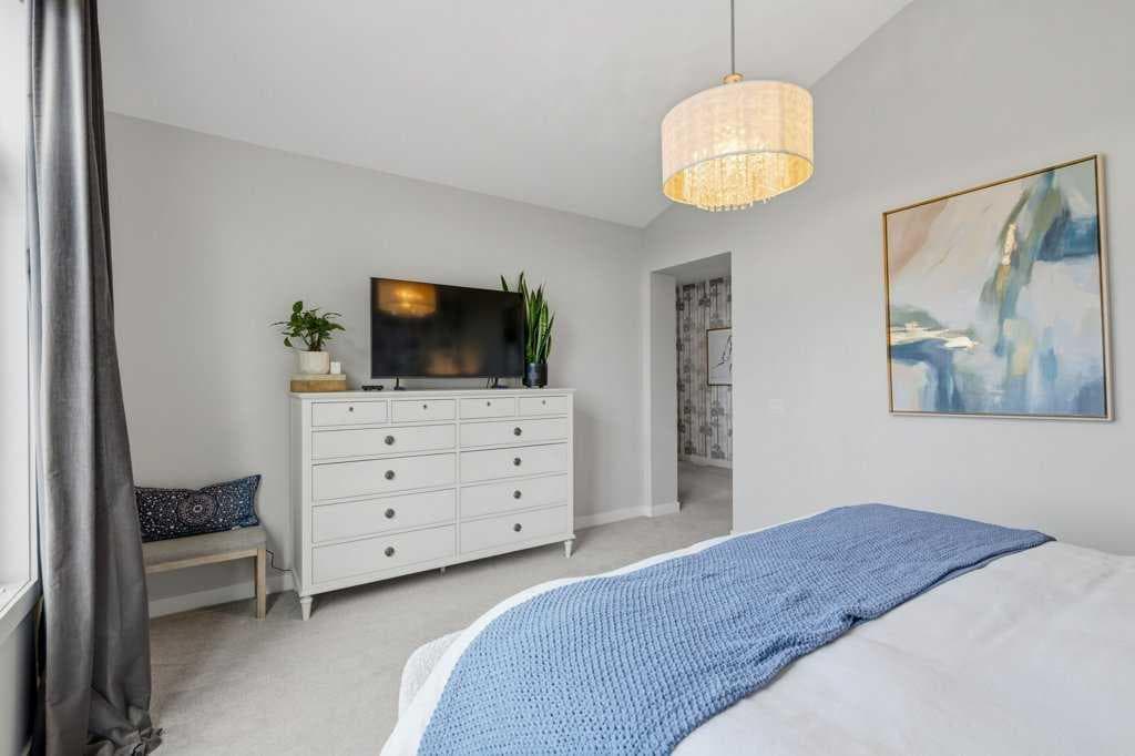 138 Ascot Crescent SW