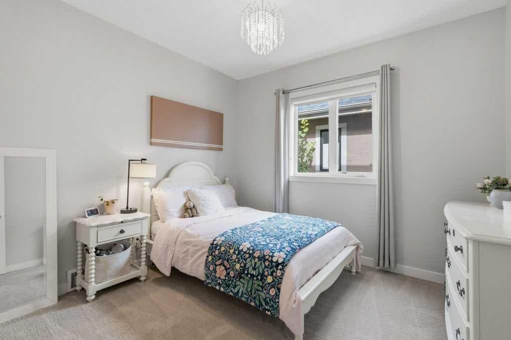 138 Ascot Crescent SW