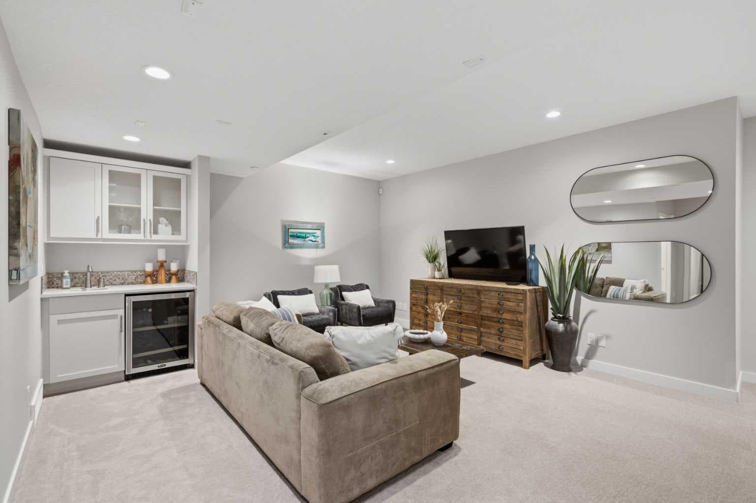 138 Ascot Crescent SW