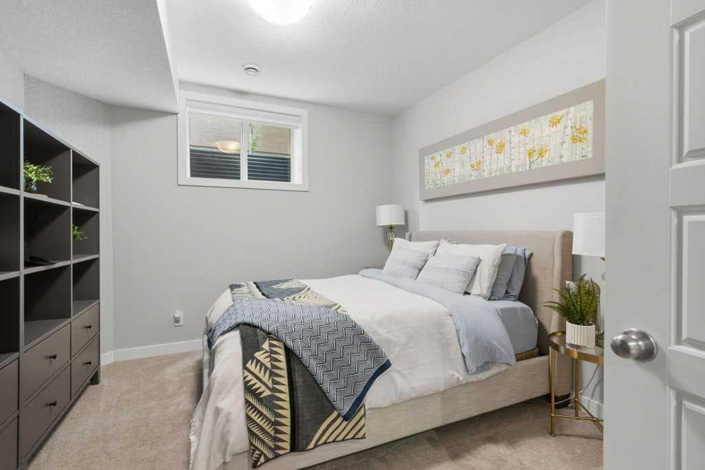 138 Ascot Crescent SW