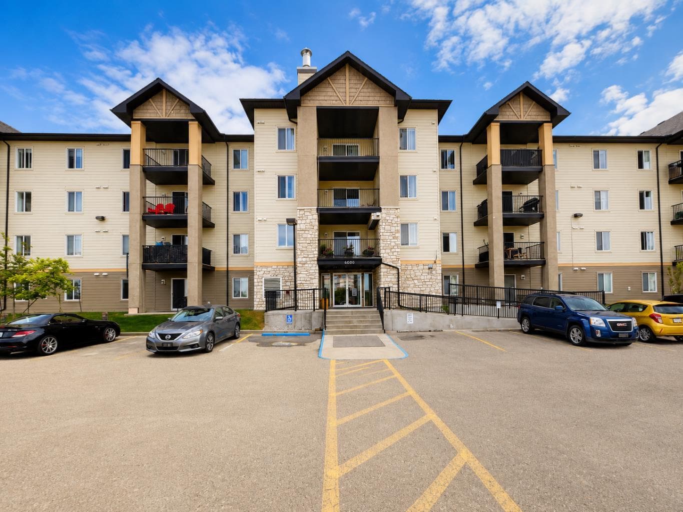 6101, 304 Mackenzie Way SW