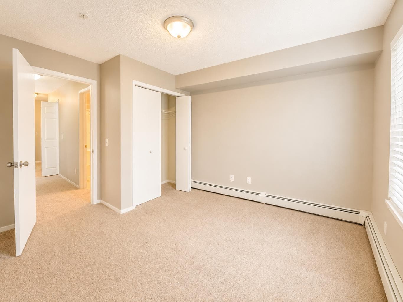 6101, 304 Mackenzie Way SW