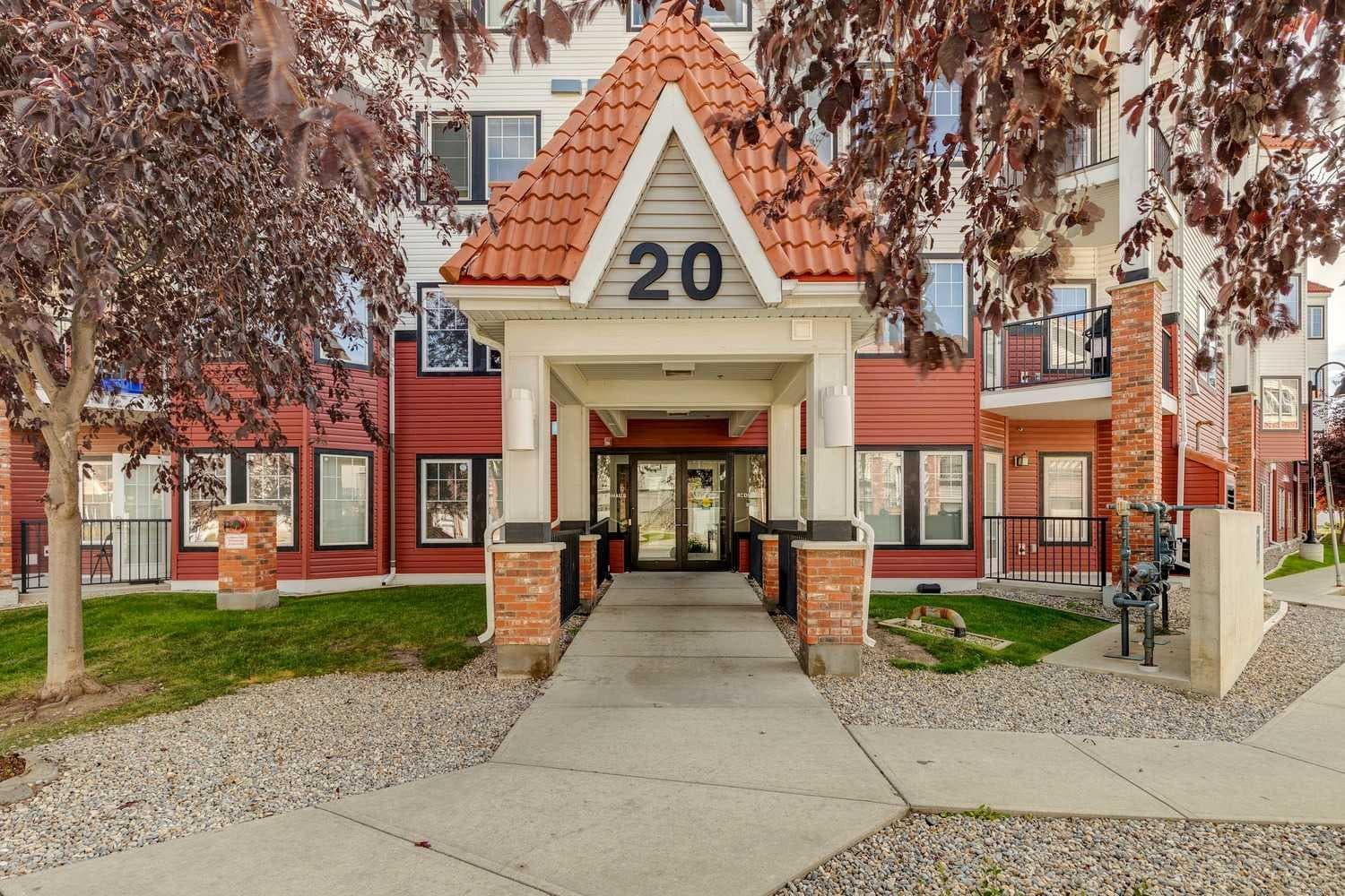222, 20 Royal Oak Plaza NW