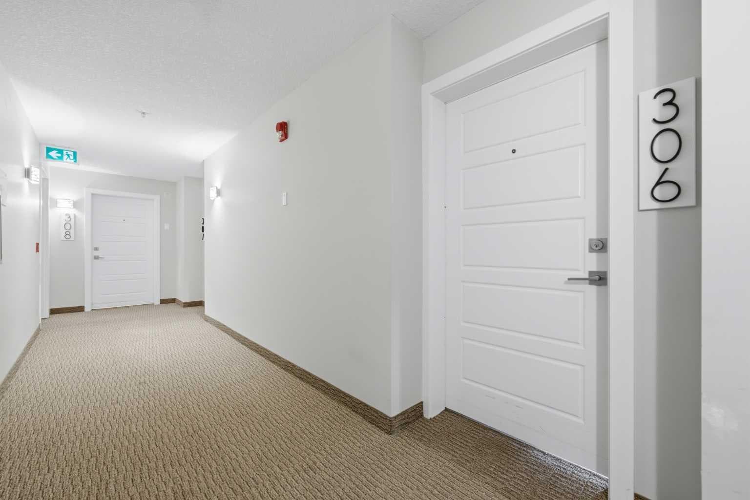306, 150 Auburn Meadows Manor SE