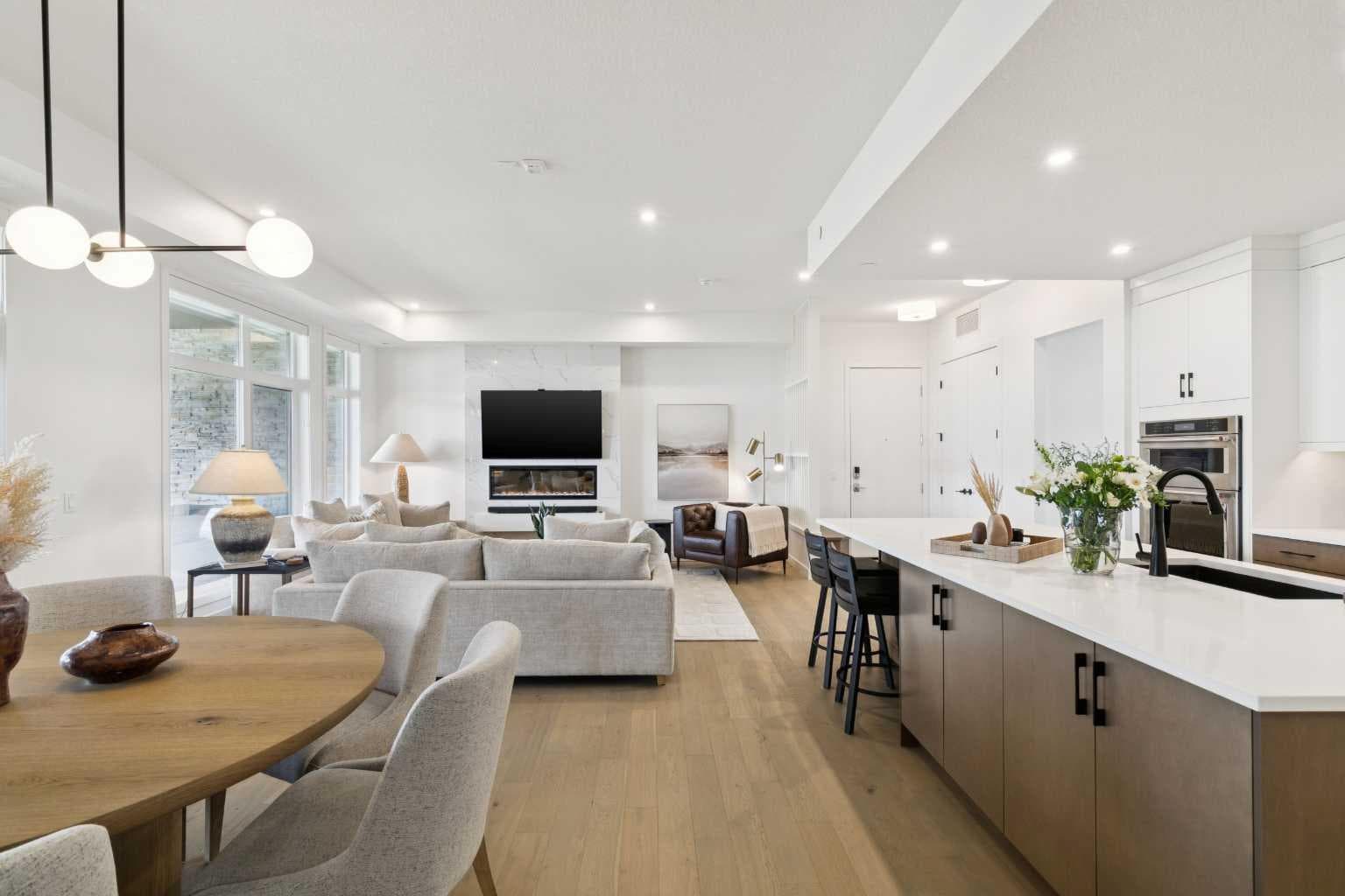 301, 120 Marina Cove SE