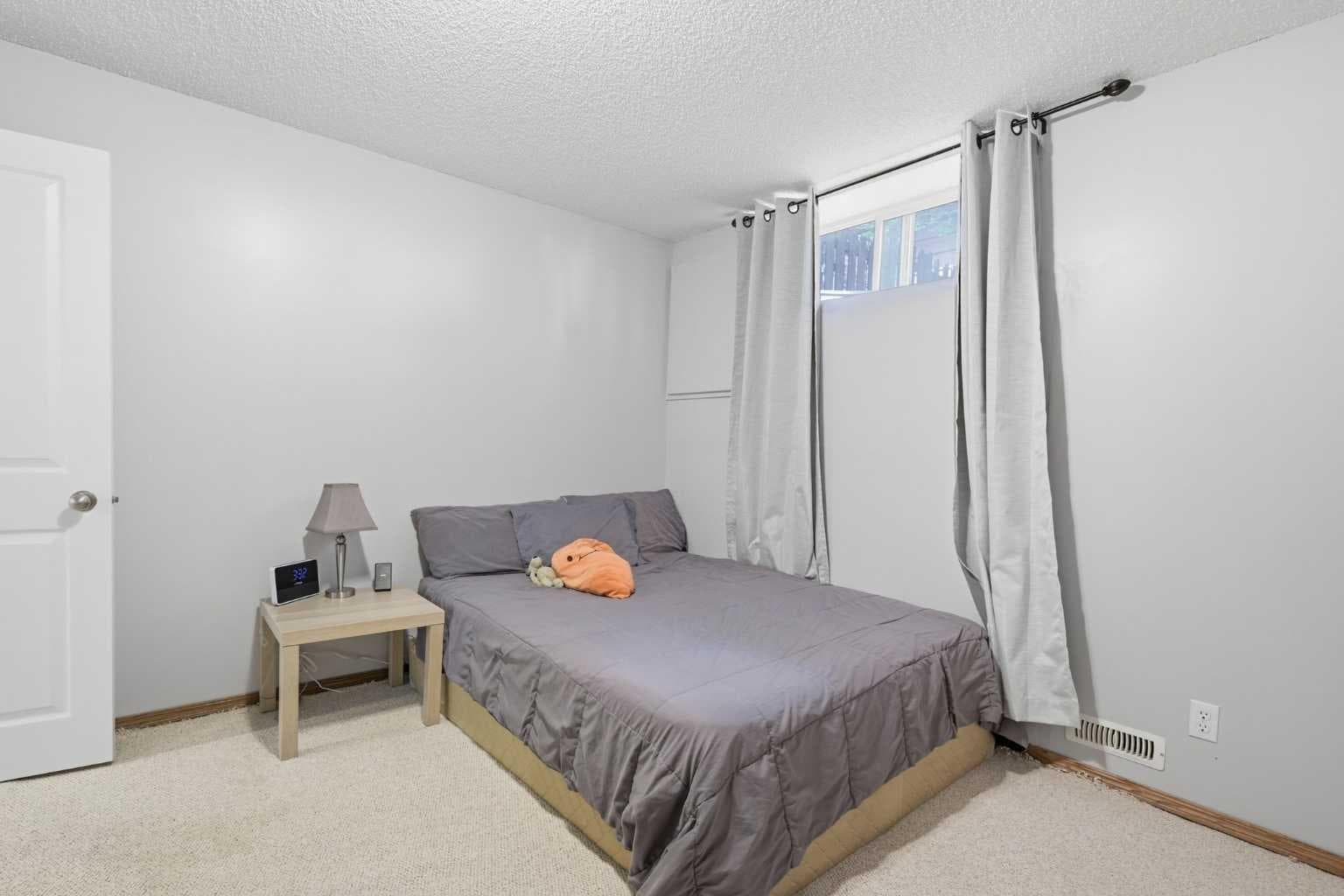 5 Glenwood Crescent 