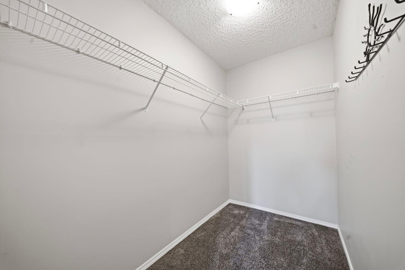 208, 3208 Valleyview Park SE