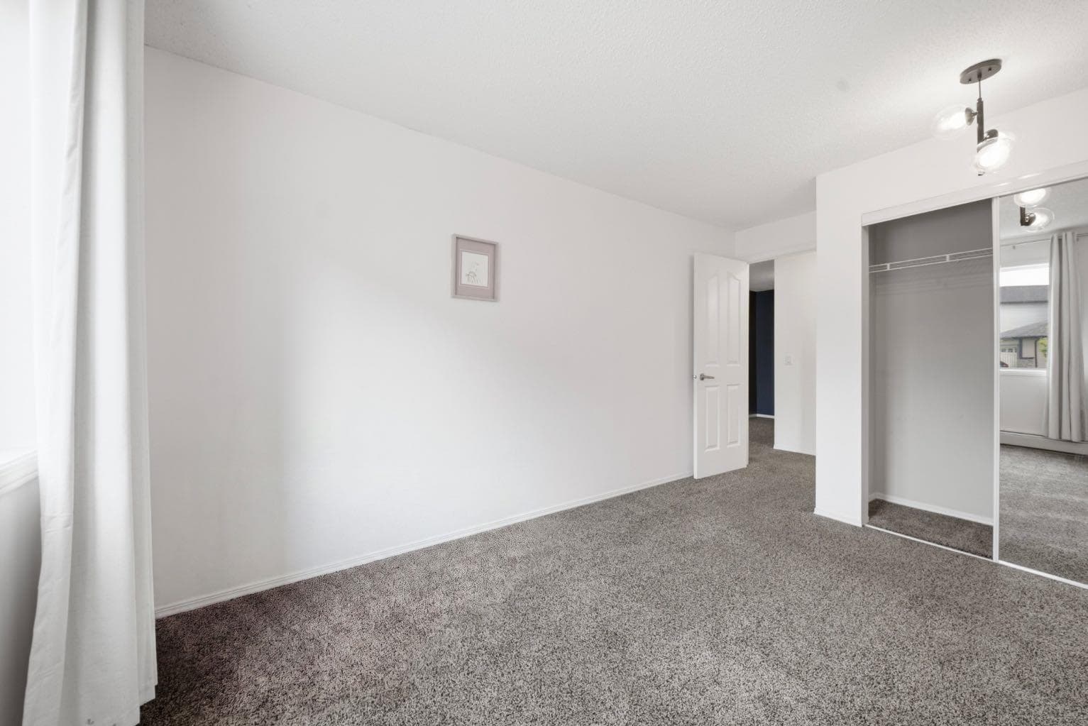 208, 3208 Valleyview Park SE