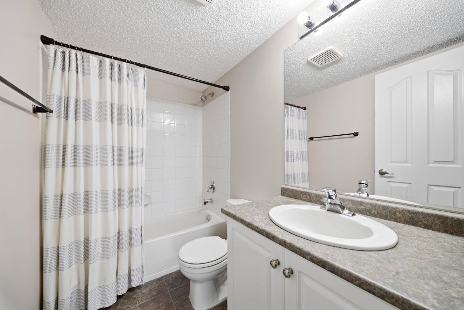 208, 3208 Valleyview Park SE