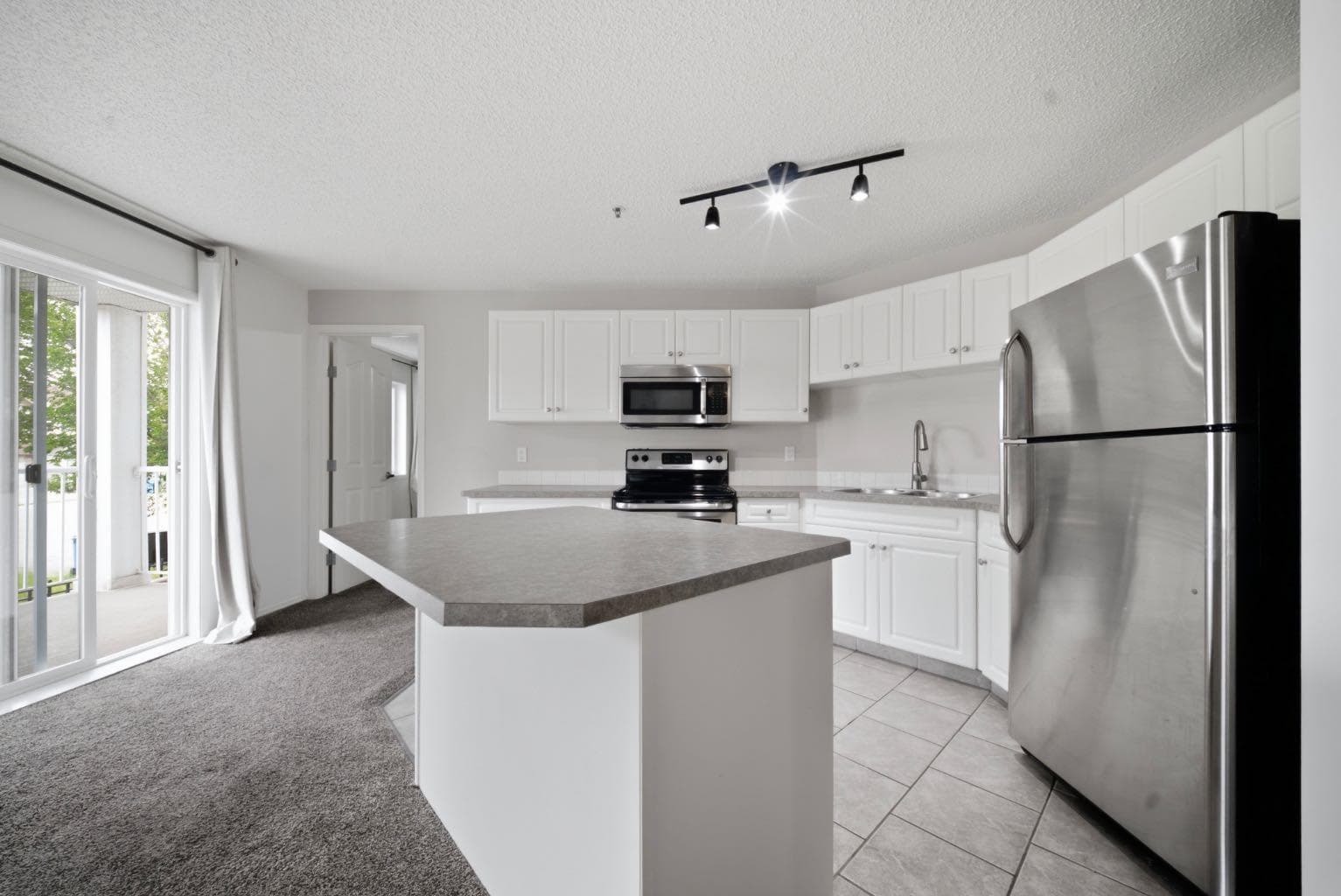 208, 3208 Valleyview Park SE