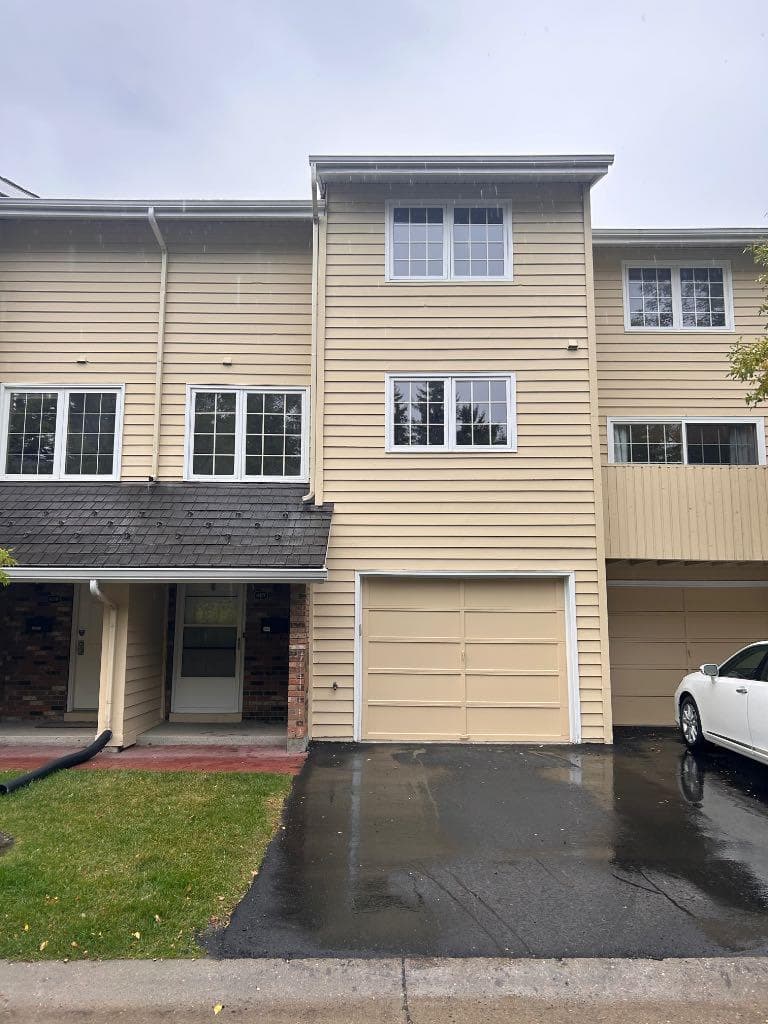 407 Point Mckay Garden NW