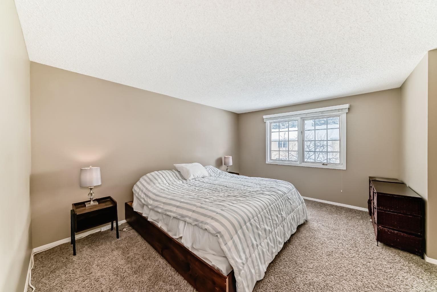 407 Point Mckay Garden NW