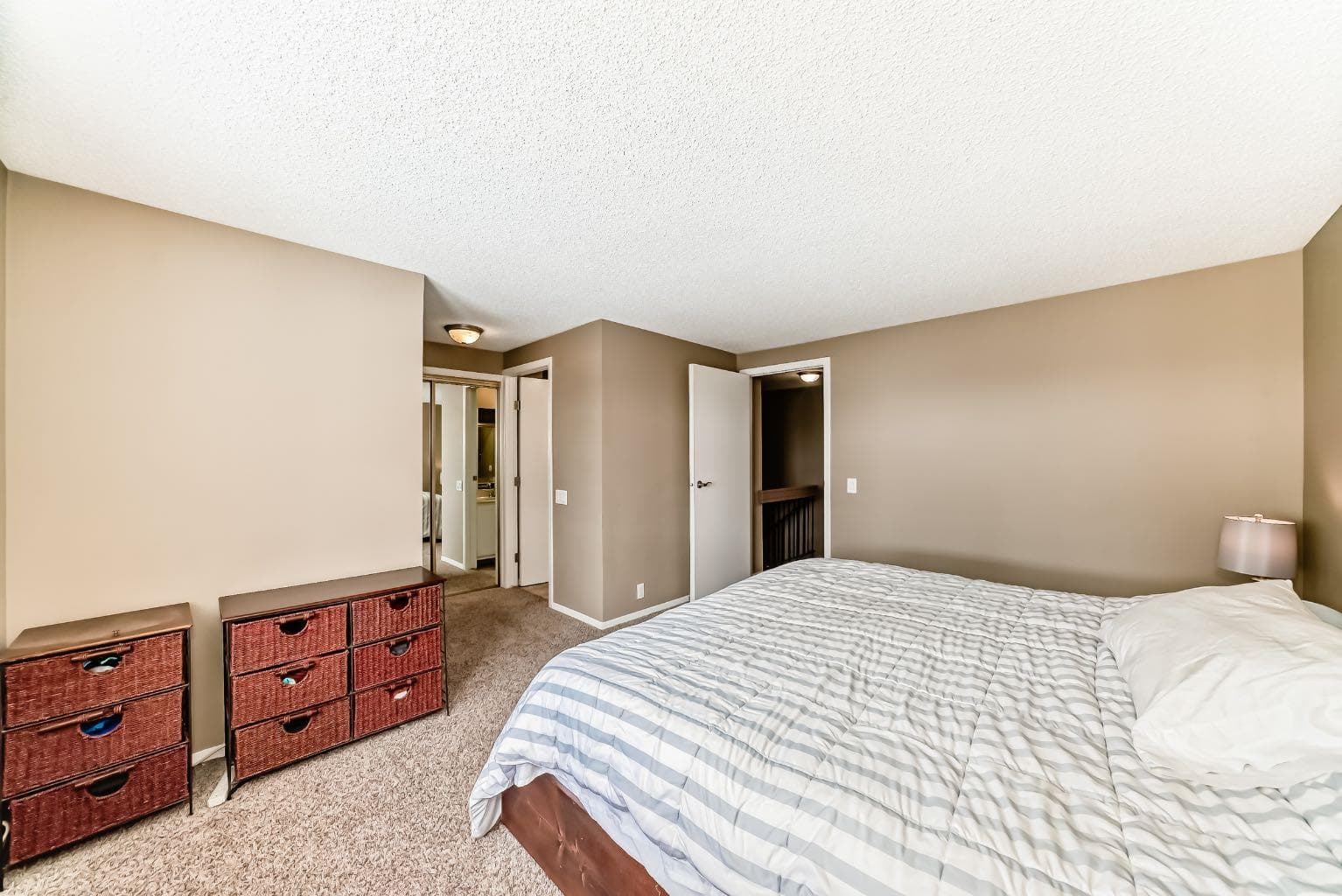407 Point Mckay Garden NW