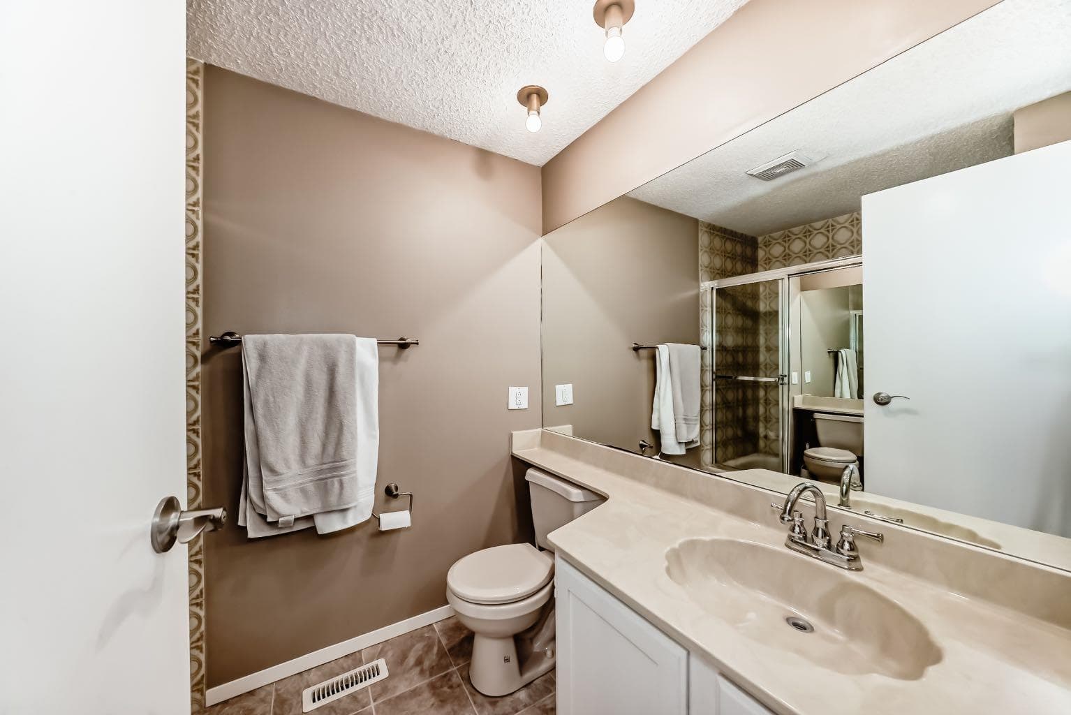 407 Point Mckay Garden NW